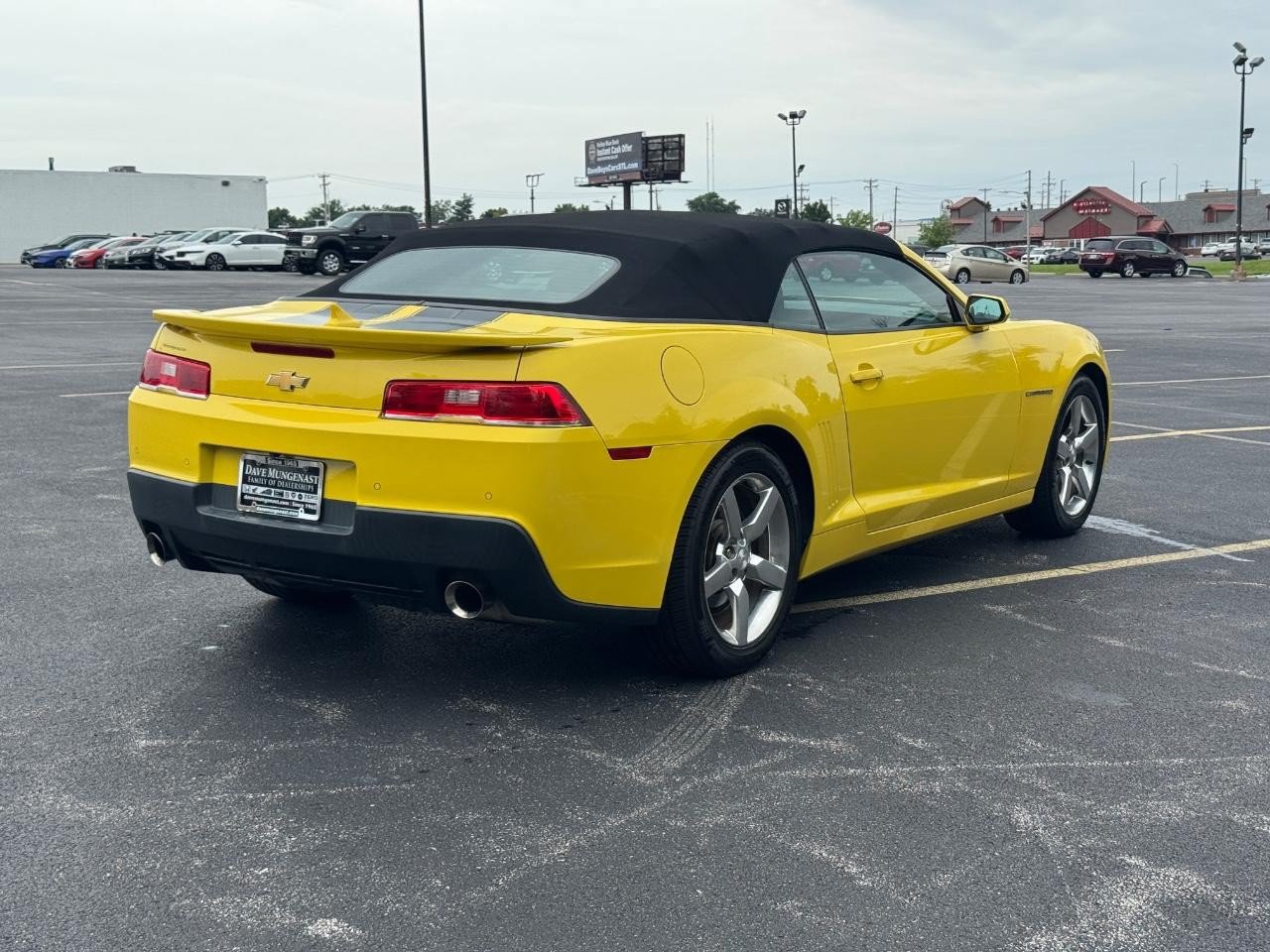 Used 2015 Chevrolet Camaro LT RWD image 4