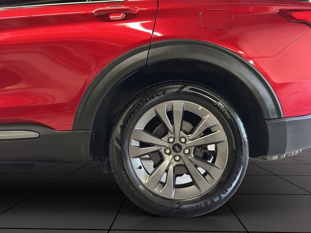 Used 2023 Ford Explorer XLT w/ Equipment Group 202A image 25