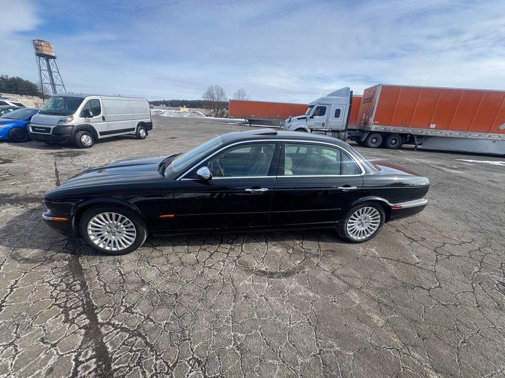 Used 2005 Jaguar XJ8 image 2