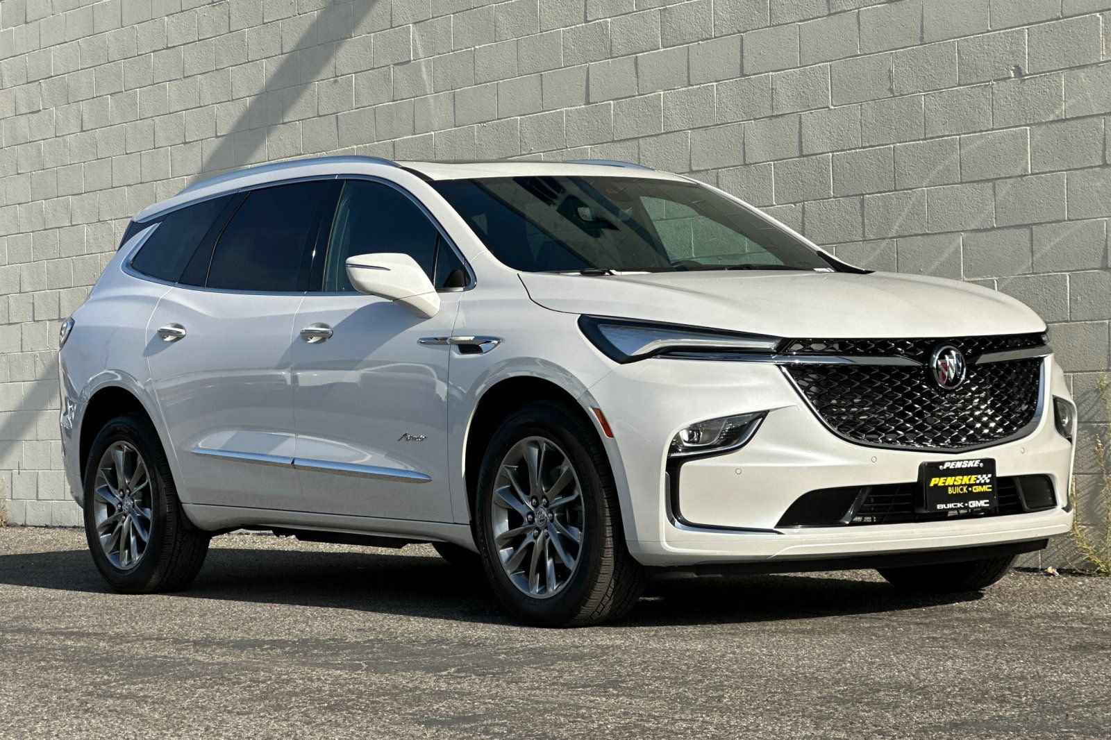 Certified 2024 Buick Enclave Avenir FWD image 2