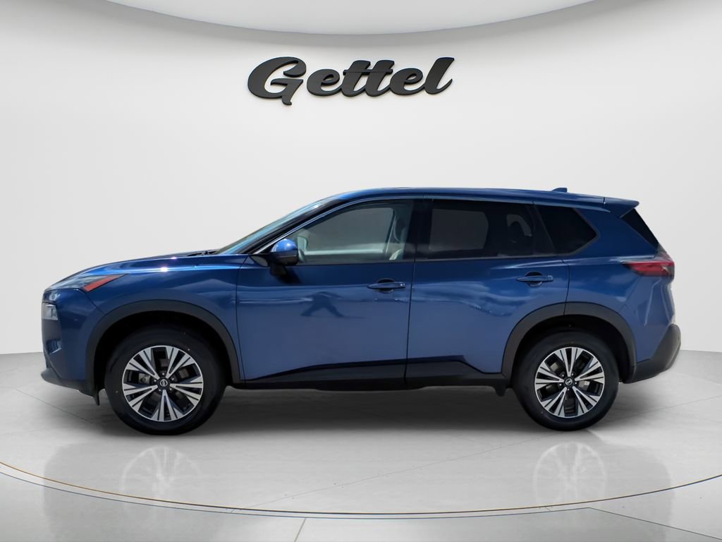 Used 2021 Nissan Rogue SV image 2