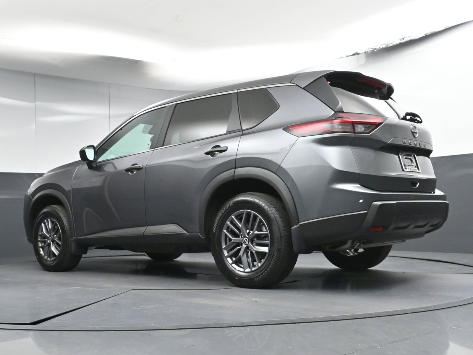 Used 2025 Nissan Rogue S image 25