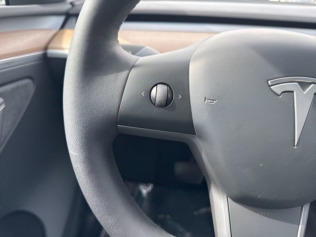 Used 2023 Tesla Model Y Long Range image 16