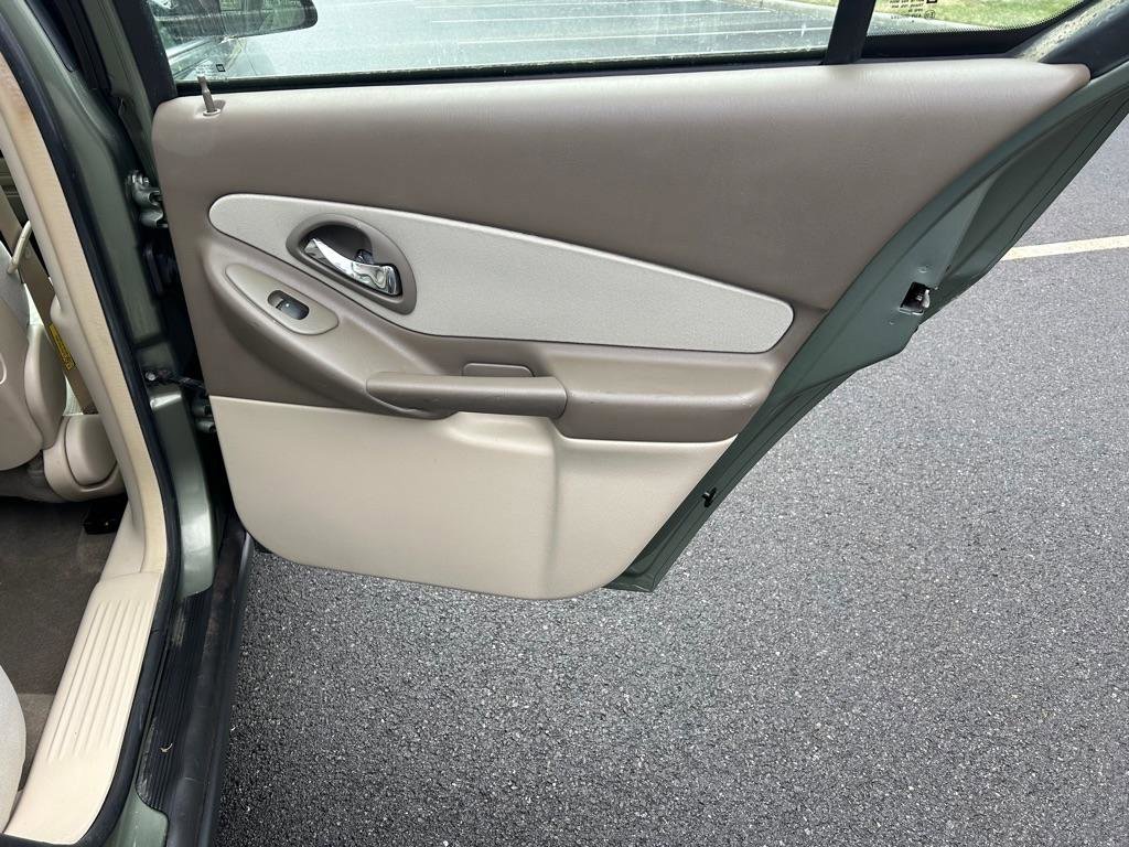 Used 2005 Chevrolet Malibu w/ Preferred Equipment Group image 23