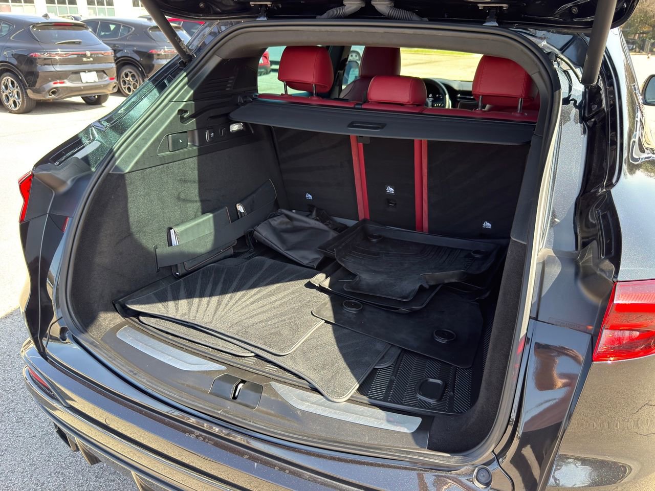 Certified 2023 Maserati Grecale Trofeo image 38