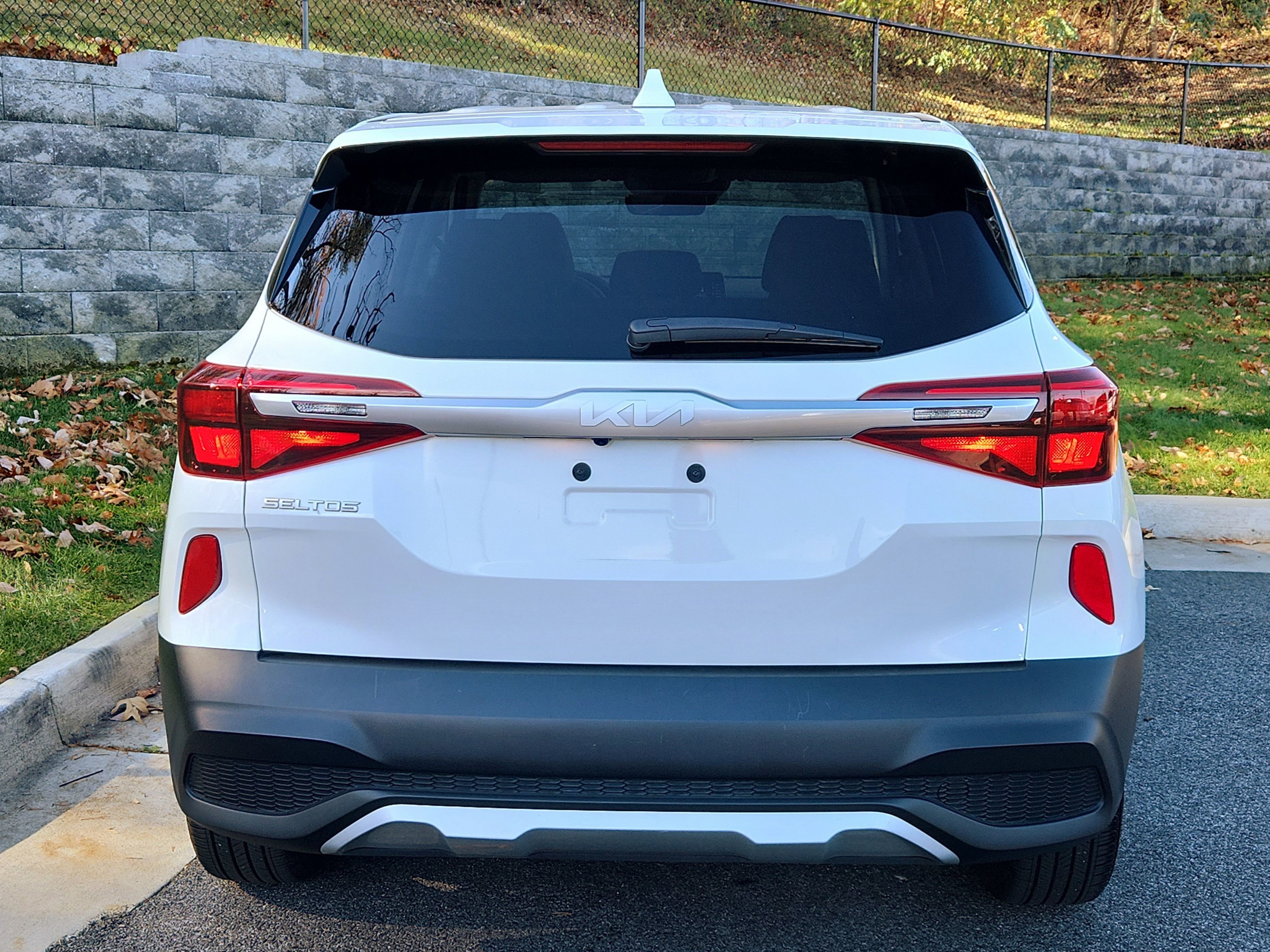 Used 2023 Kia Seltos LX image 7