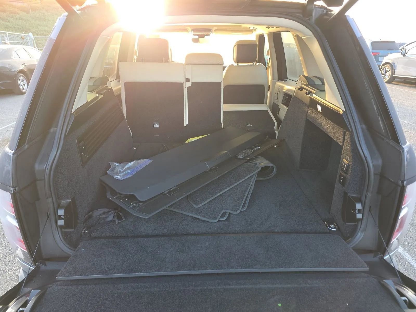 Used 2022 Land Rover Range Rover Westminster Edition image 12