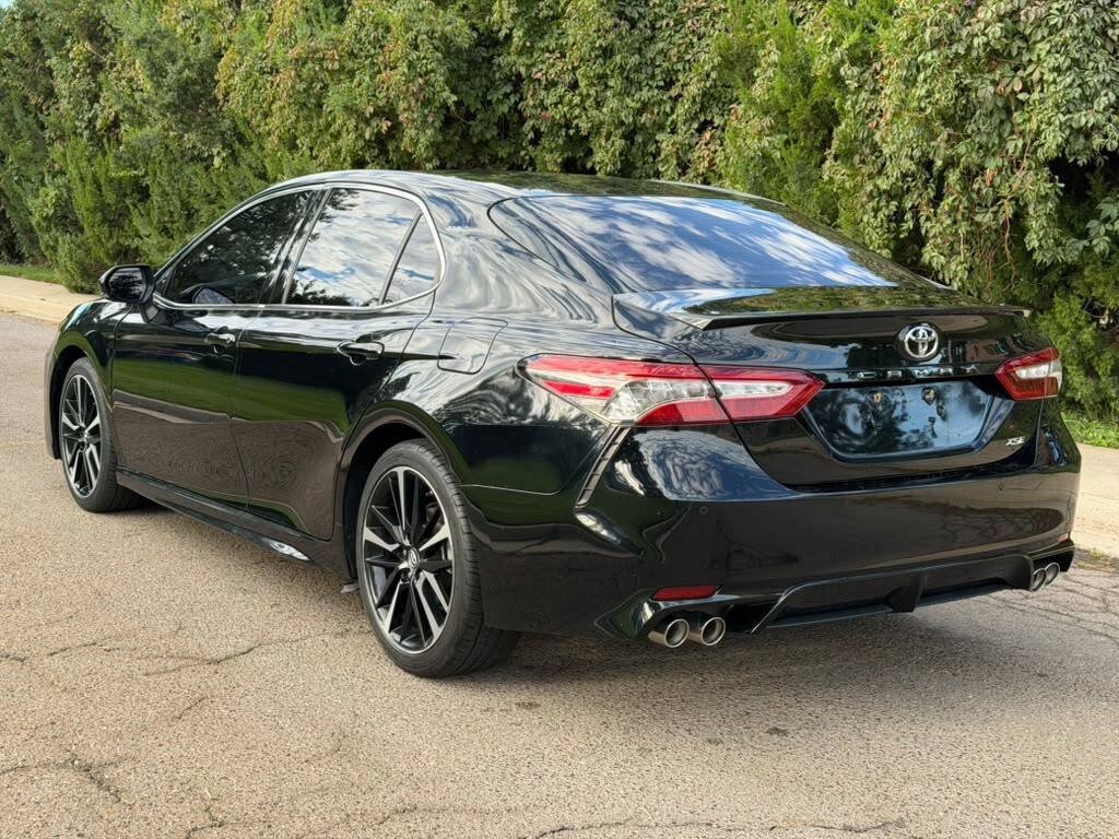 Used 2018 Toyota Camry XSE FWD image 3