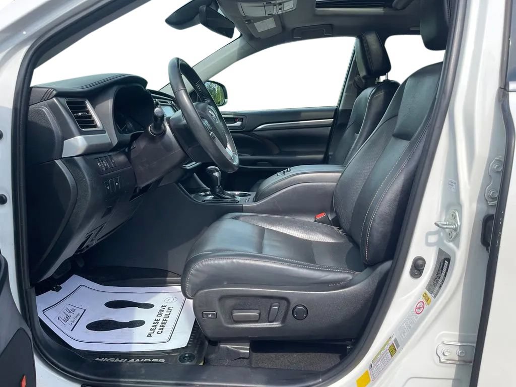 Used 2019 Toyota Highlander Limited AWD/4WD image 16