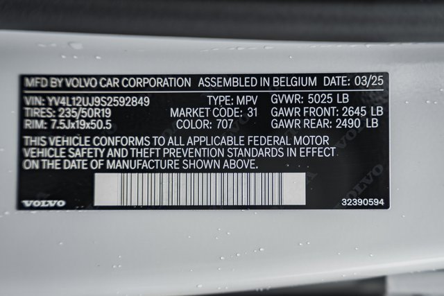 Certified 2025 Volvo XC40 B5 Core w/ Protection Package Premier image 40