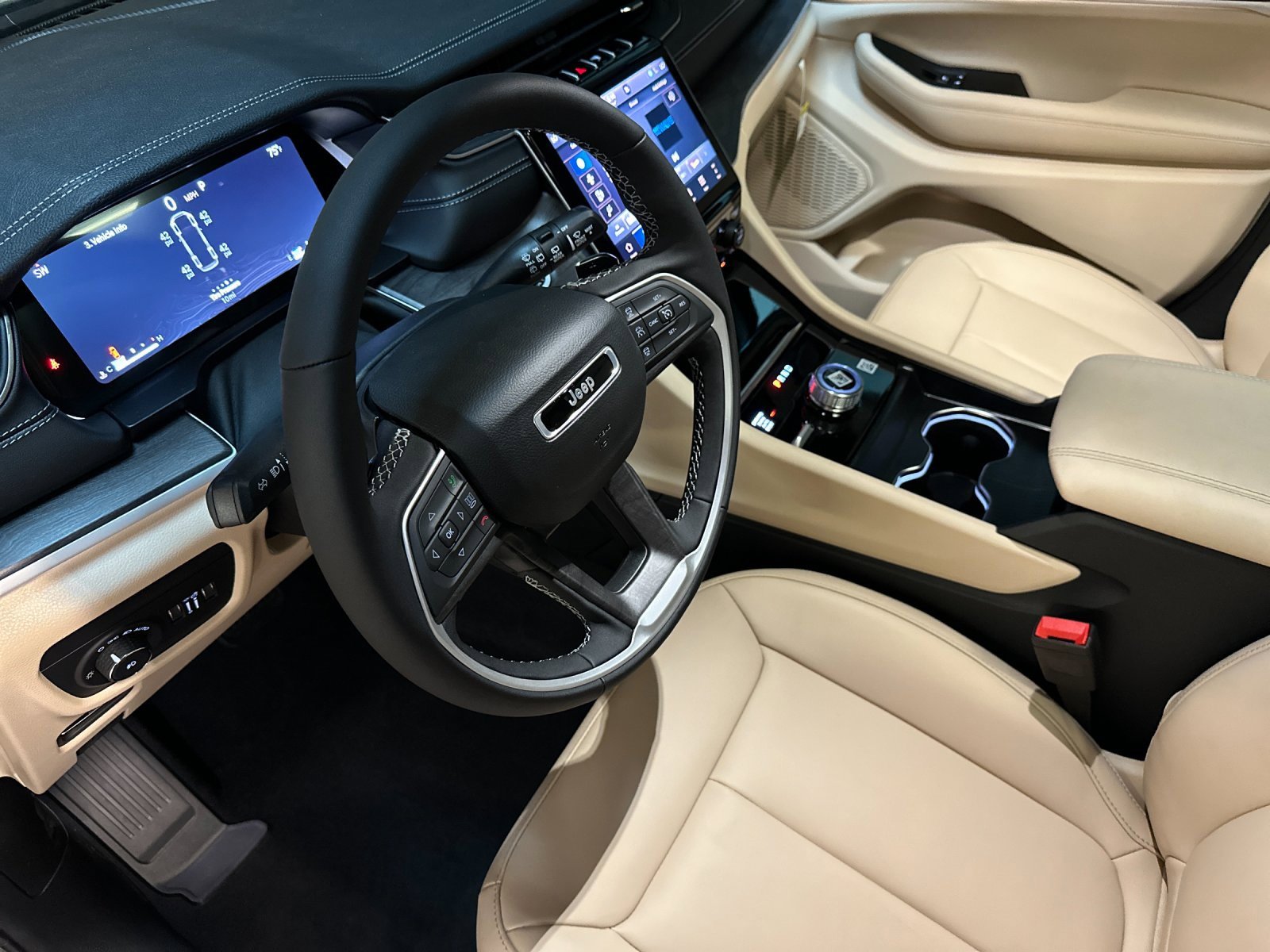 New 2025 Jeep Grand Cherokee L Limited image 9