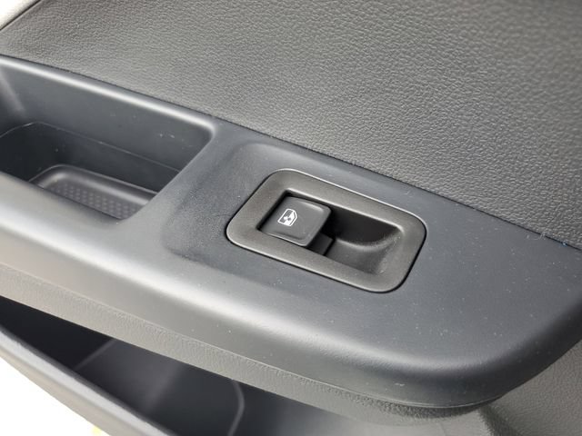 New 2026 Volkswagen Taos SE FWD image 14