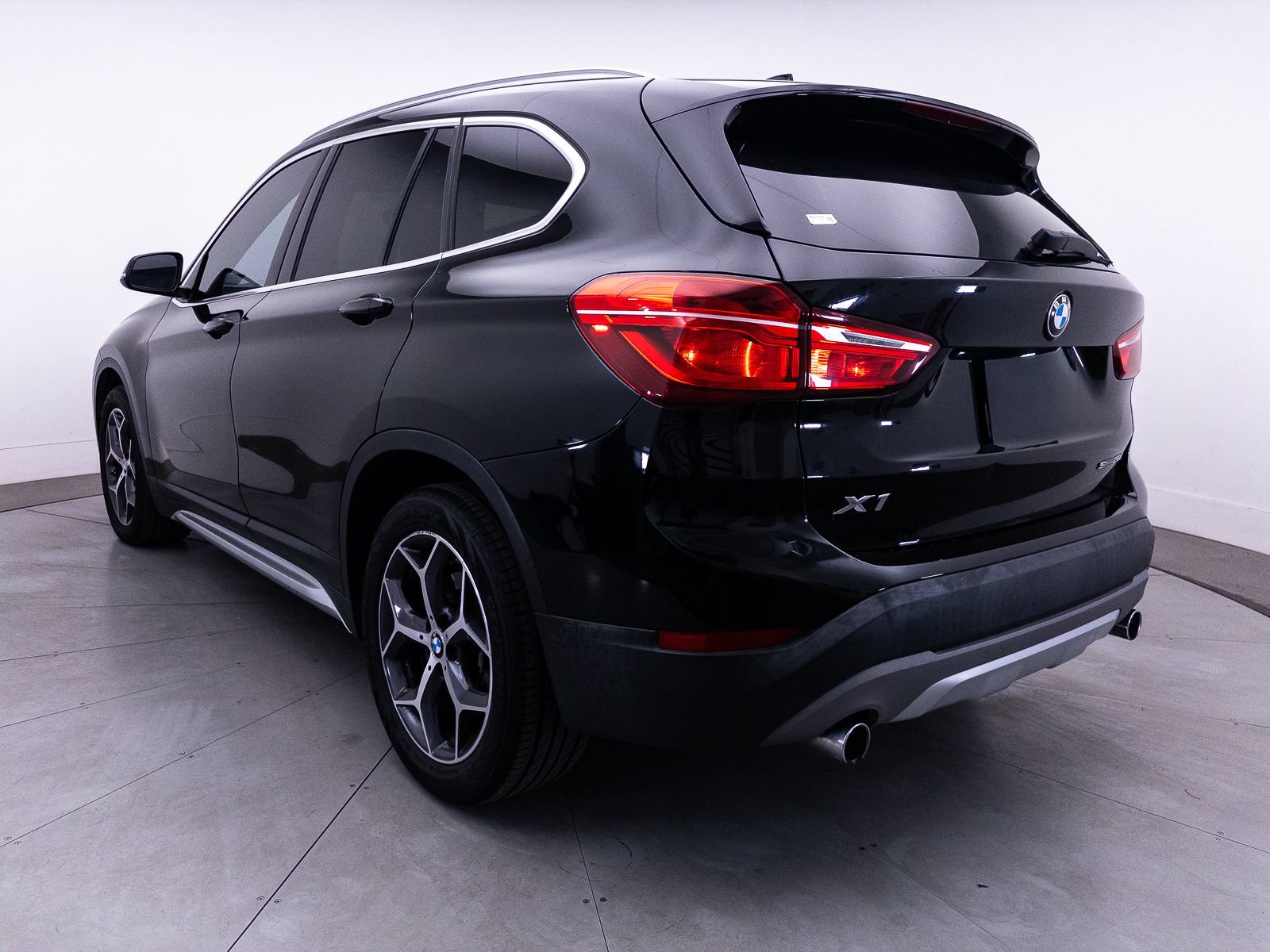 Used 2018 BMW X1 sDrive28i FWD image 12