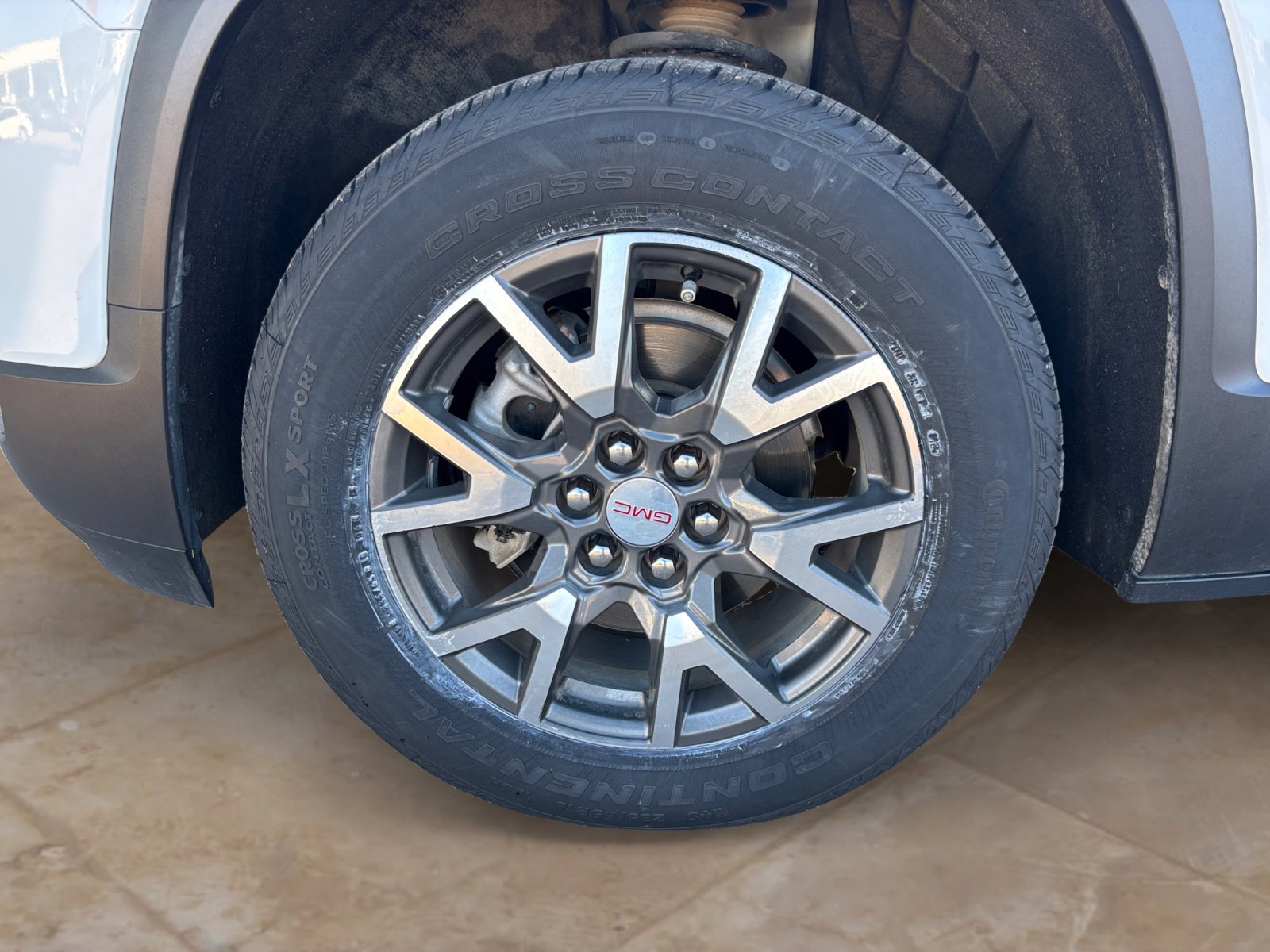 Used 2023 GMC Acadia SLE w/ Driver Convenience Package image 31