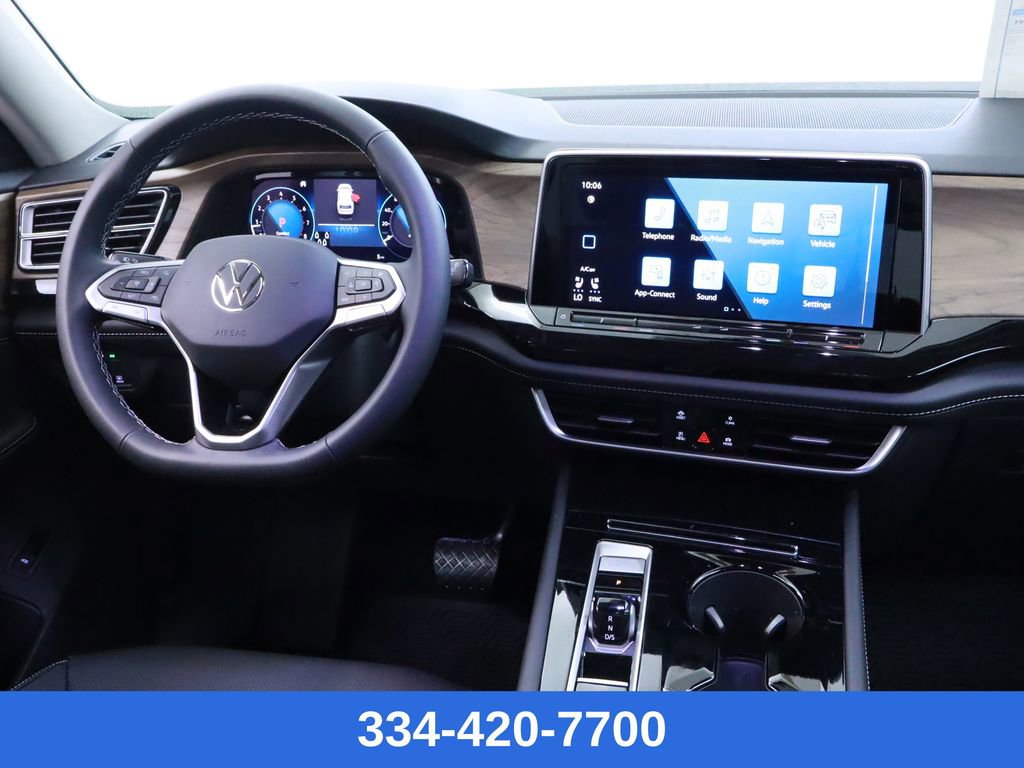 New 2025 Volkswagen Atlas SE w/ Black Wheel Package image 9