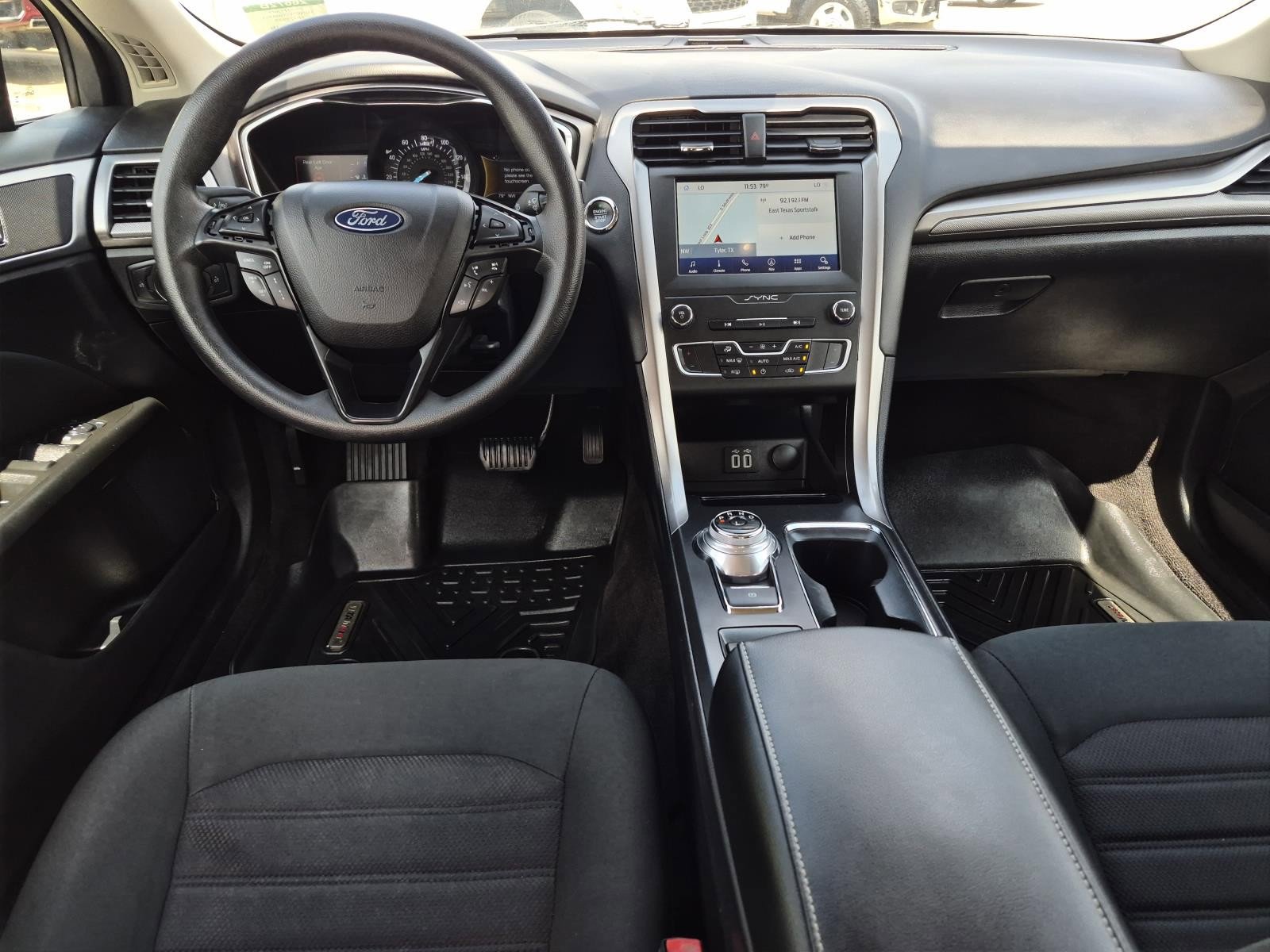 Used 2020 Ford Fusion SE FWD image 14