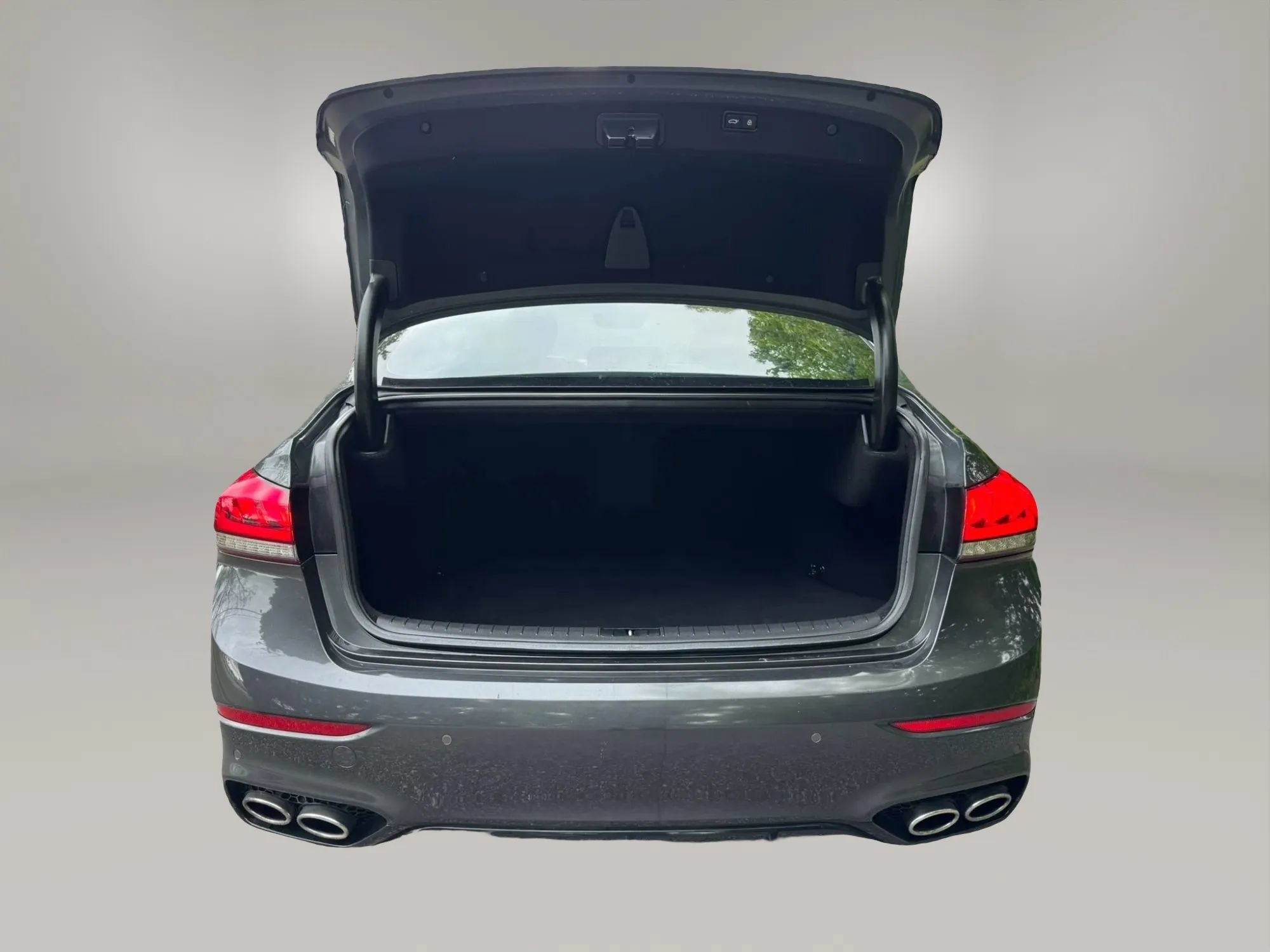 Used 2018 Genesis G80 3.3T Sport RWD image 5