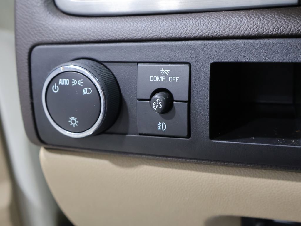 Used 2014 GMC Yukon XL Denali image 32