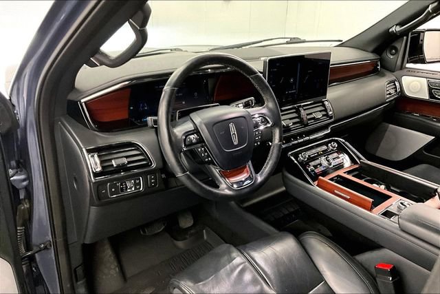 Used 2023 Lincoln Navigator L Reserve image 13