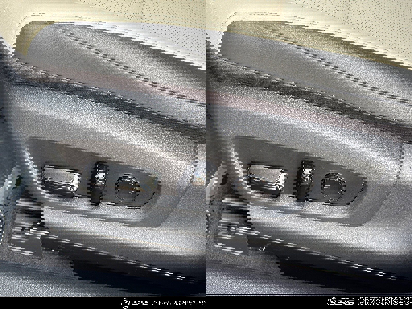 Certified 2025 Lexus ES 300h w/ Premium Package image 22