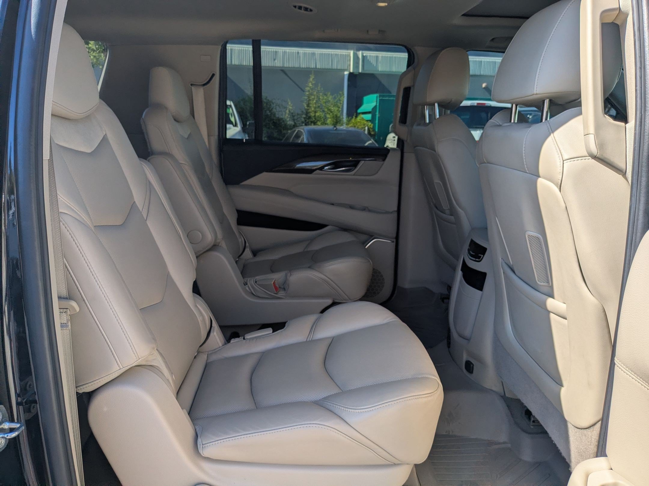 Used 2020 Cadillac Escalade ESV Luxury AWD/4WD image 29