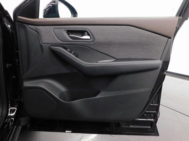 Certified 2023 Nissan Rogue SV image 28