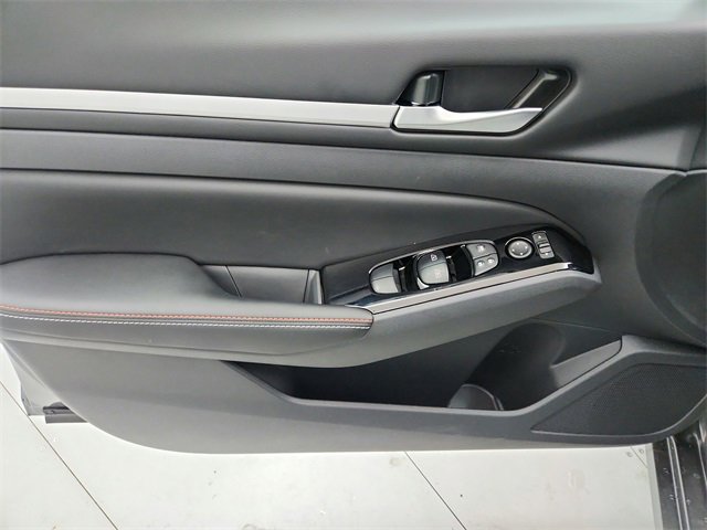 New 2025 Nissan Altima 2.5 SR w/ SR Premium Package image 36