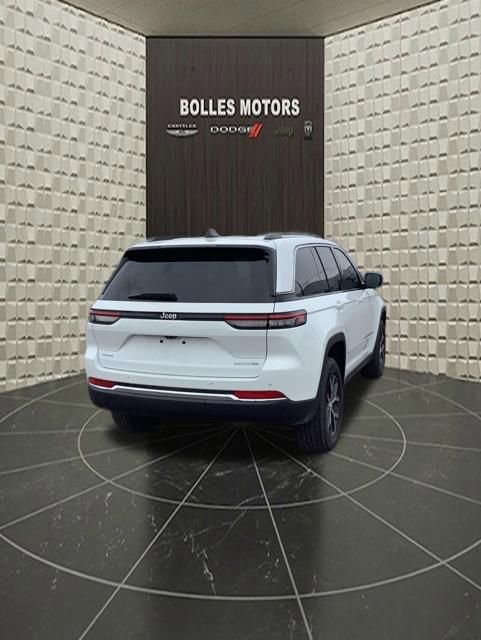 Certified 2023 Jeep Grand Cherokee Limited AWD/4WD image 5