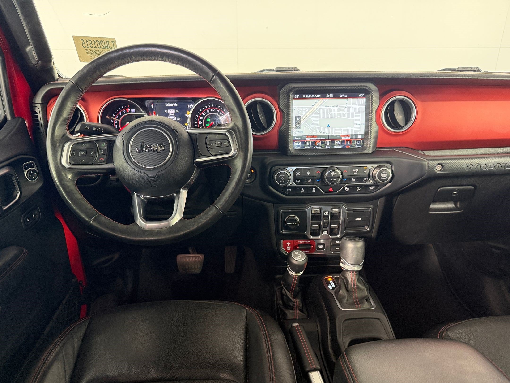 Used 2018 Jeep Wrangler Unlimited Rubicon AWD/4WD image 28