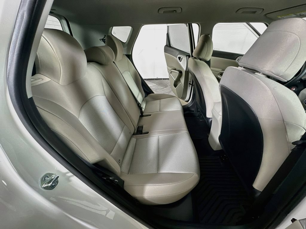 Used 2025 Kia Soul LX w/ LX Technology Package FWD image 11