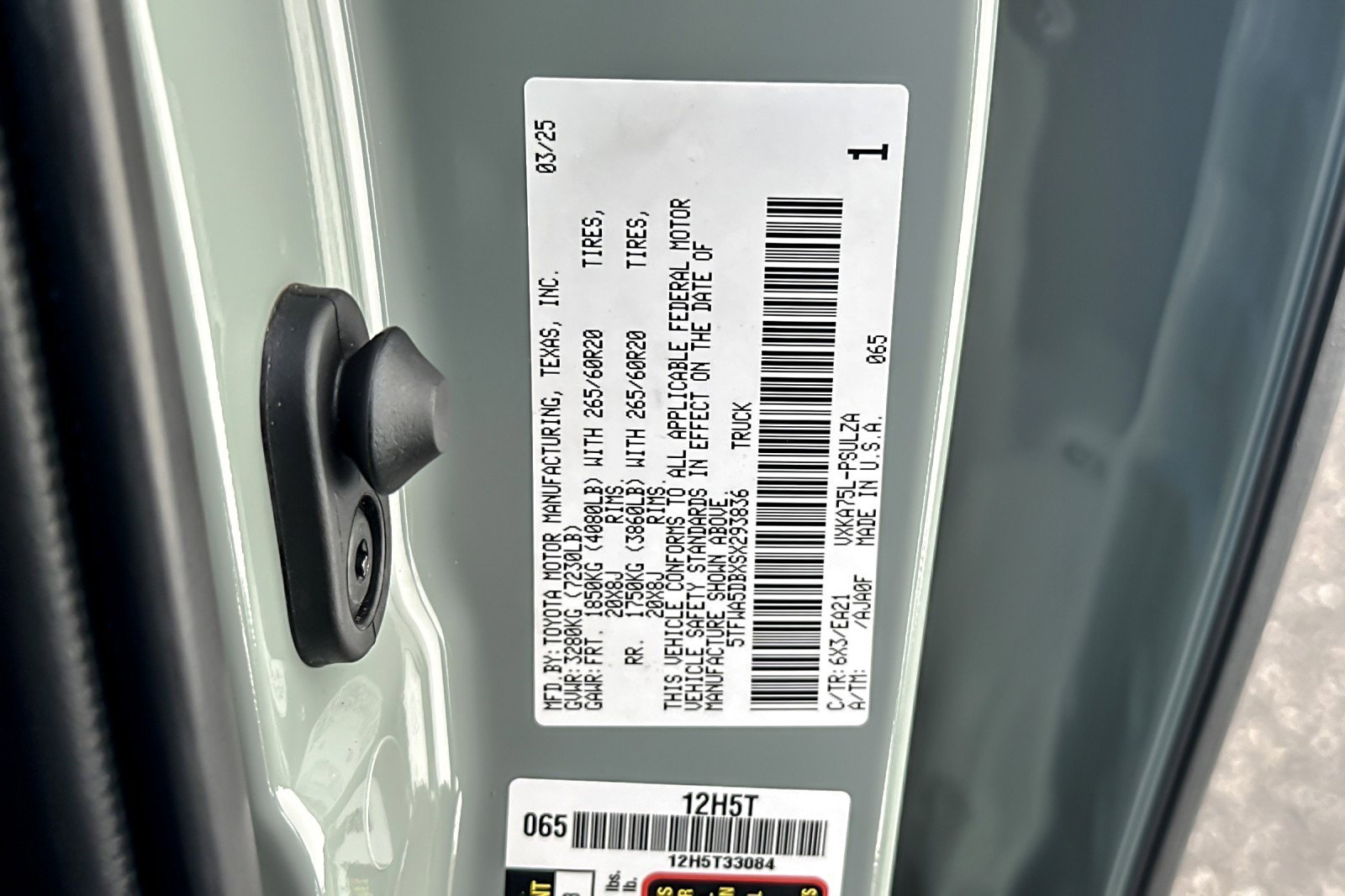 Certified 2025 Toyota Tundra Limited AWD/4WD image 27