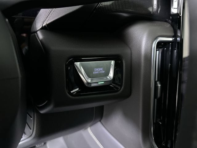 New 2026 GMC Yukon Elevation w/ Elevation Premium Package AWD/4WD image 18