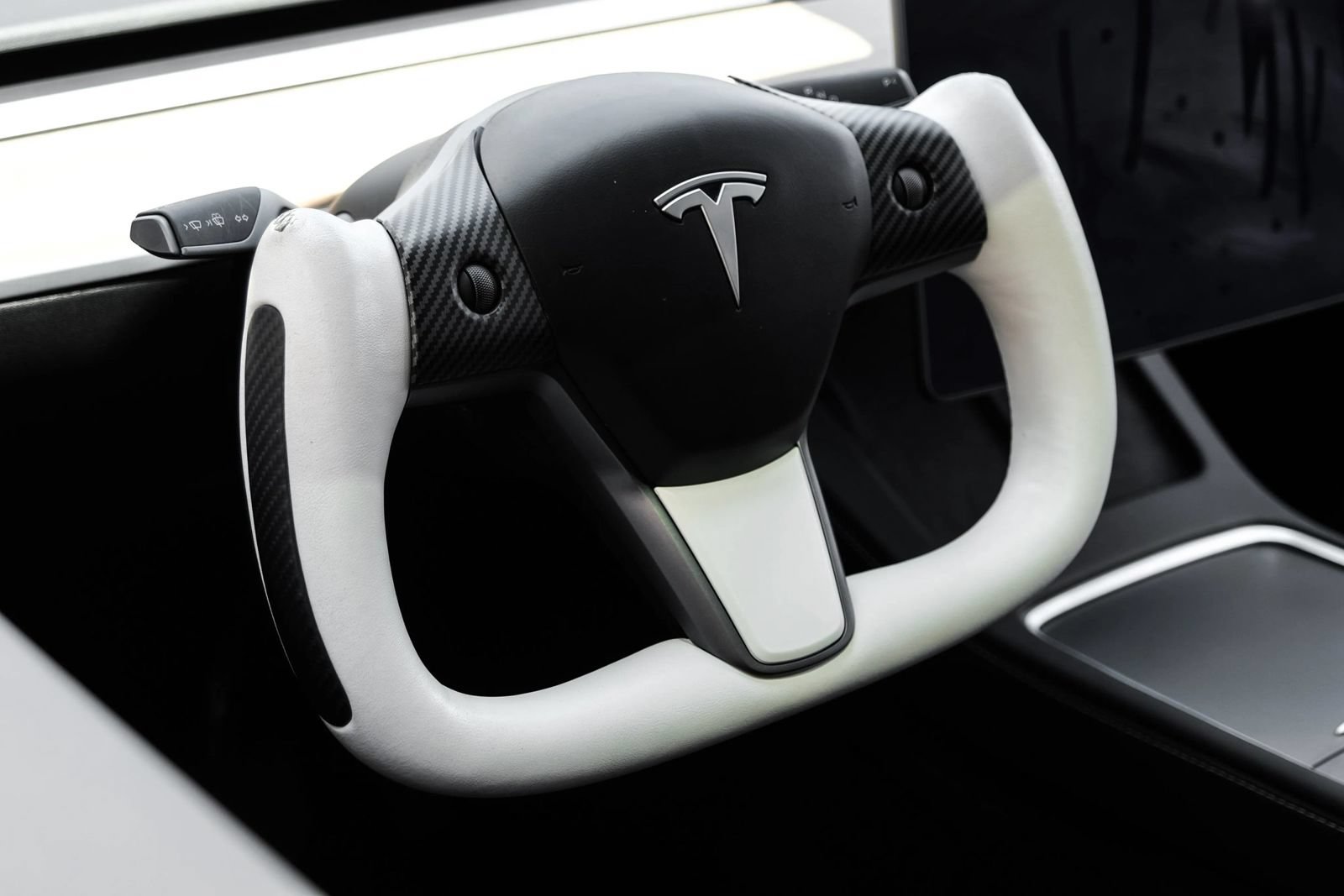Used 2025 Tesla Model Y Long Range RWD image 15