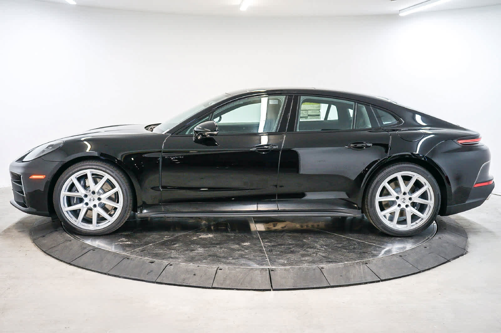 New 2026 Porsche Panamera 4 AWD/4WD image 2