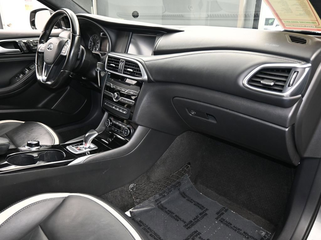 Used 2017 INFINITI QX30 Sport w/ Sport Leather Package image 44