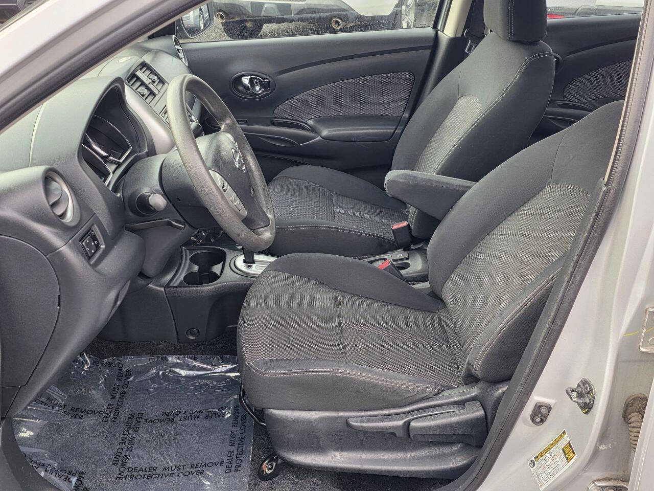 Used 2016 Nissan Versa SV image 8