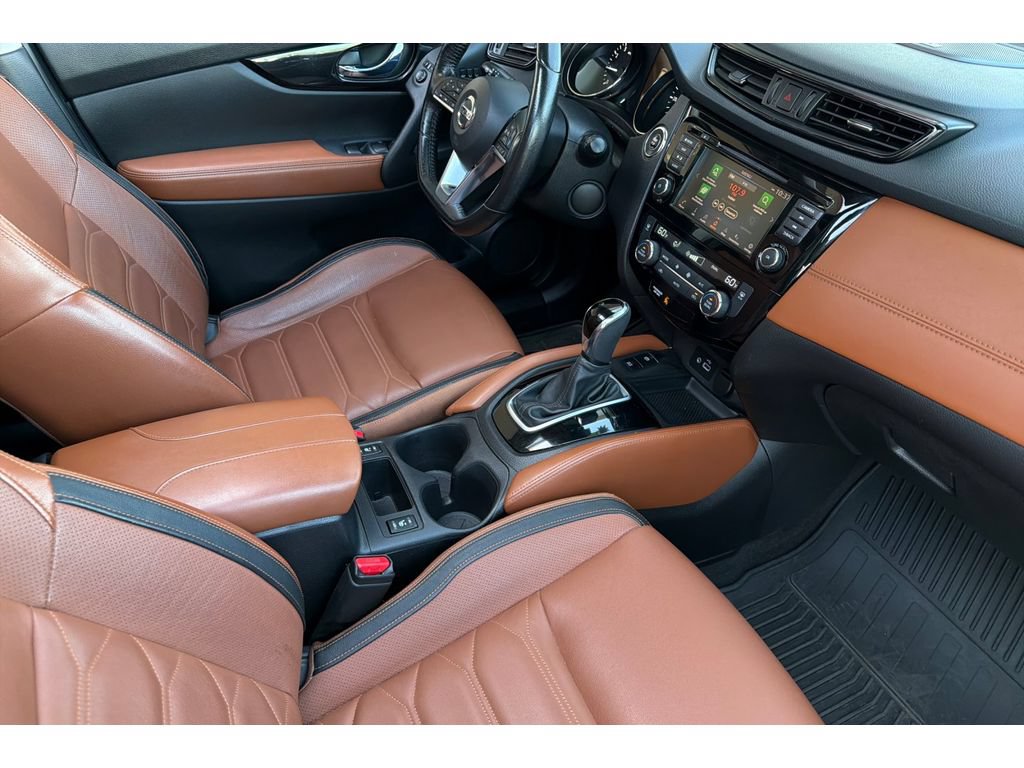 Used 2018 Nissan Rogue SL w/ Premium Package FWD image 18