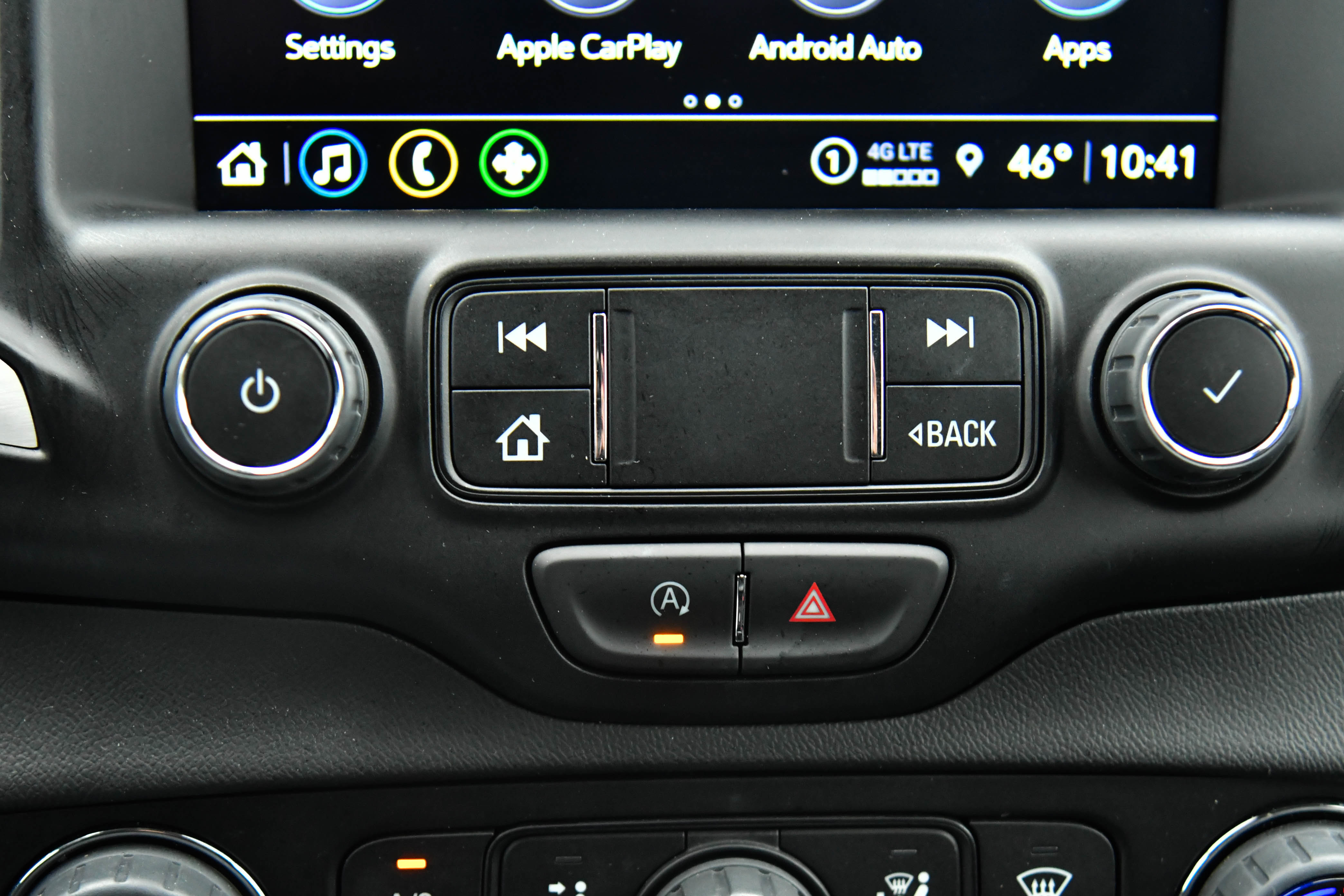 Used 2024 GMC Terrain SLT image 23