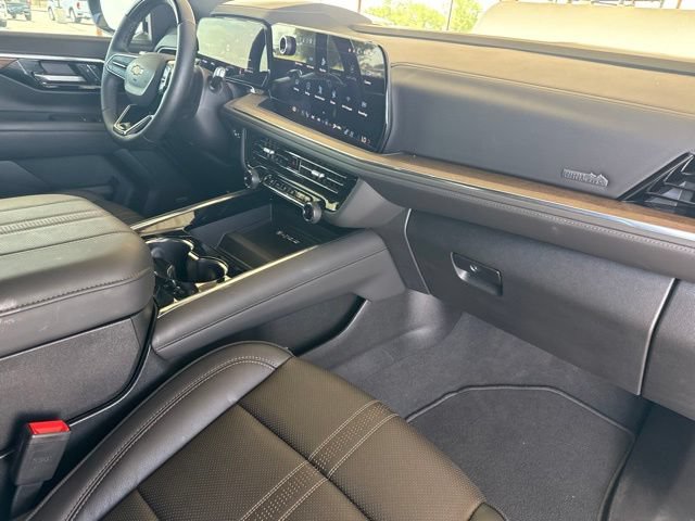 Used 2026 Chevrolet Tahoe High Country w/ Sun And Tow Package AWD/4WD image 12