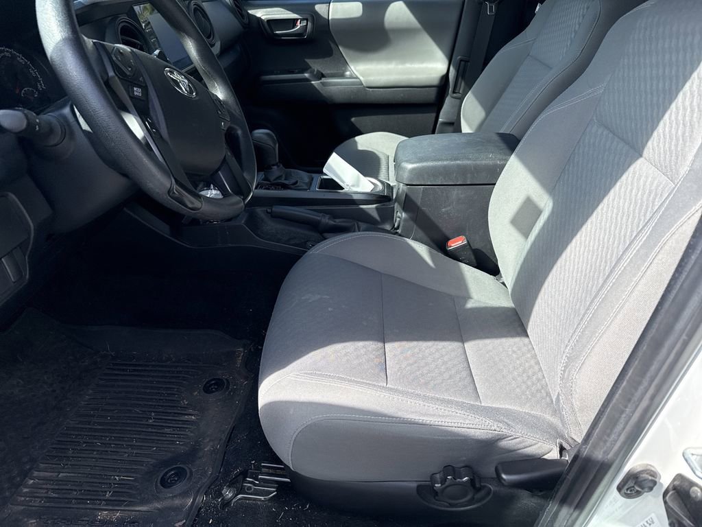 Used 2022 Toyota Tacoma SR image 8