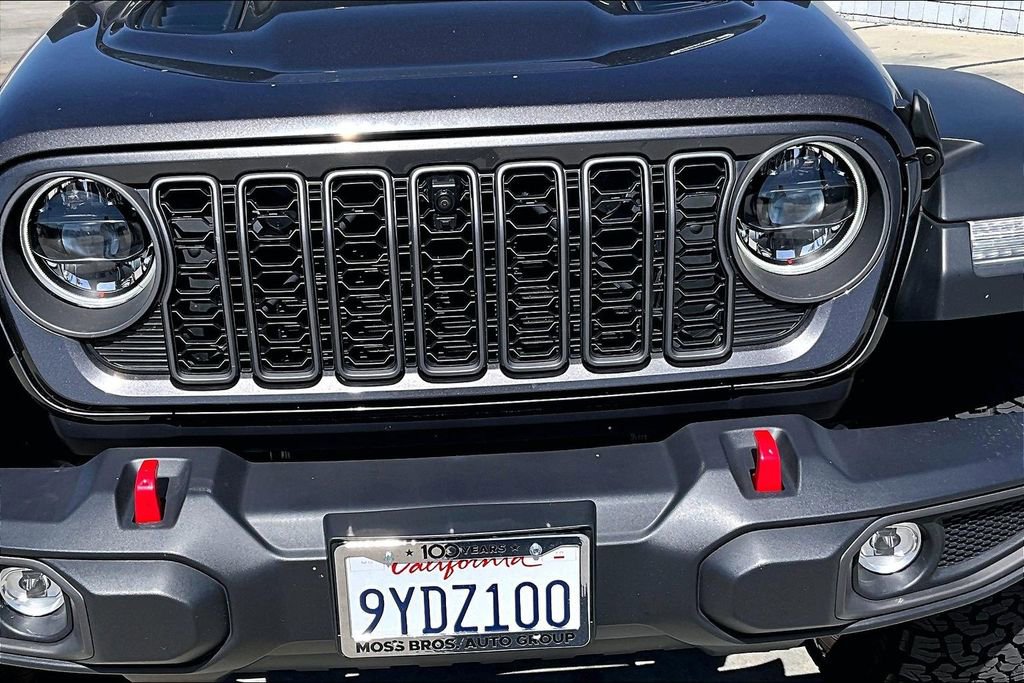 Certified 2025 Jeep Wrangler Unlimited Rubicon w/ Convenience Group AWD/4WD image 29