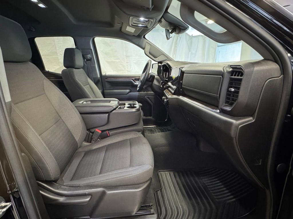 Used 2023 Chevrolet Silverado 1500 LT image 14