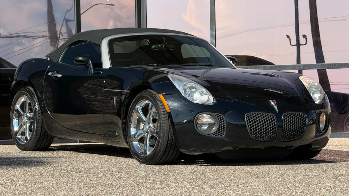Used 2007 Pontiac Solstice GXP w/ Premium Package RWD image 22