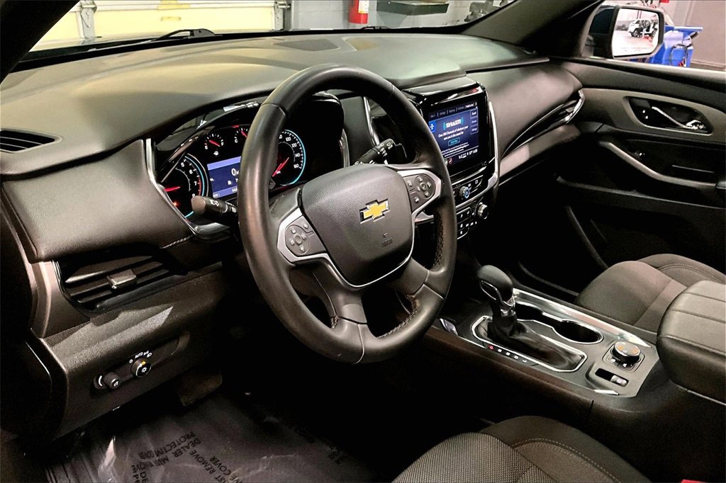 Used 2023 Chevrolet Traverse LT image 14