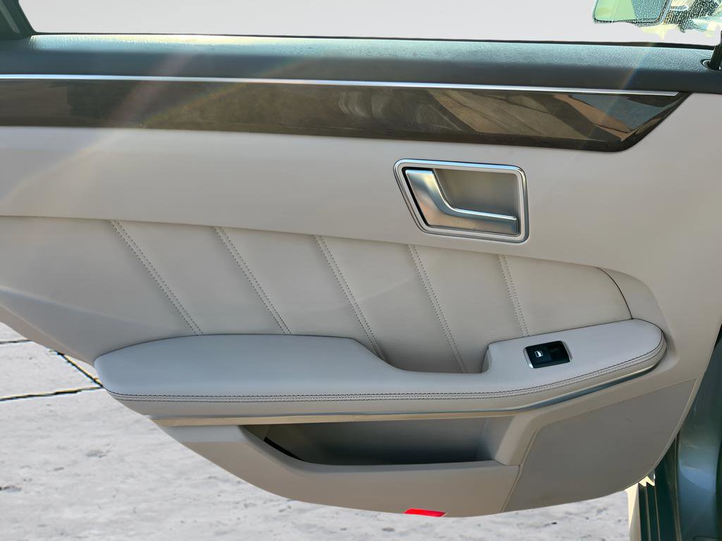 Used 2015 Mercedes-Benz E 350 4MATIC Sedan image 22