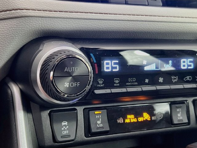 Used 2025 Toyota RAV4 XLE Premium w/ Weather Package FWD image 13