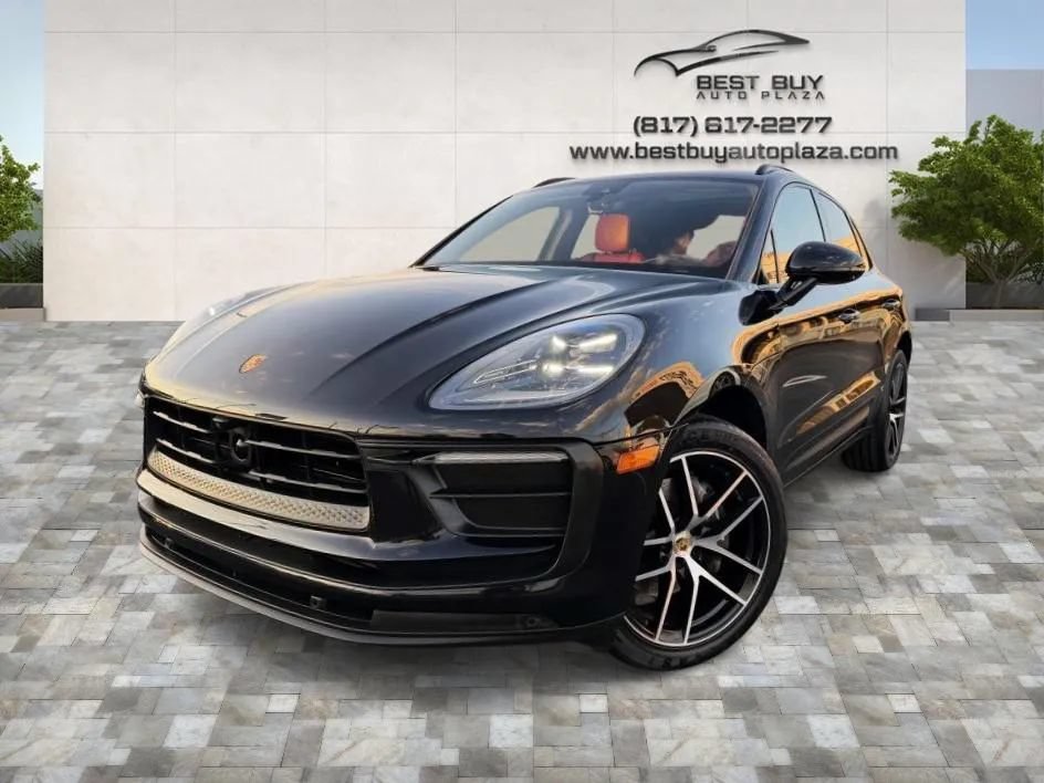 Used 2023 Porsche Macan AWD/4WD image 3