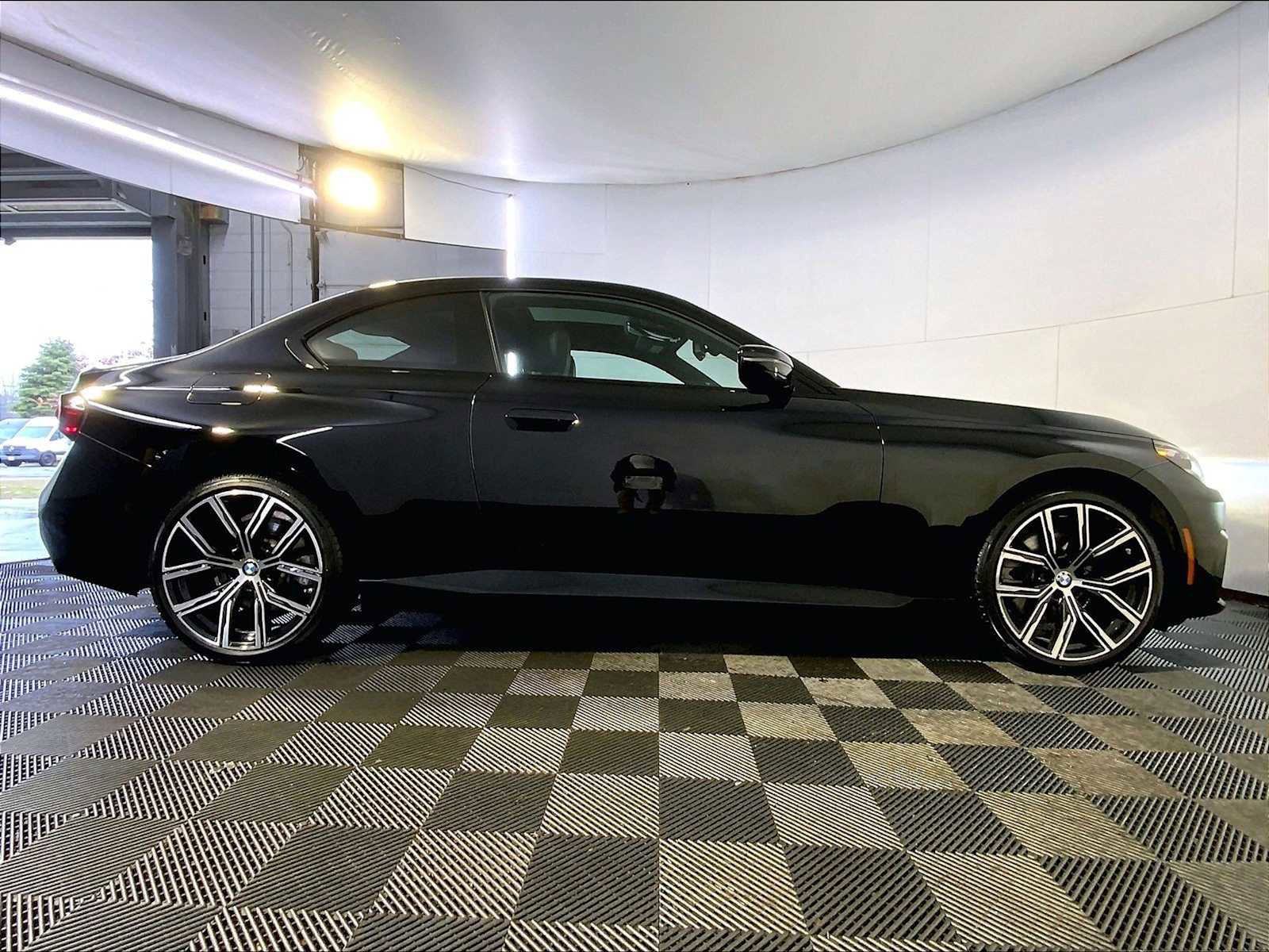 Used 2024 BMW 230i xDrive Coupe w/ Convenience Package image 8