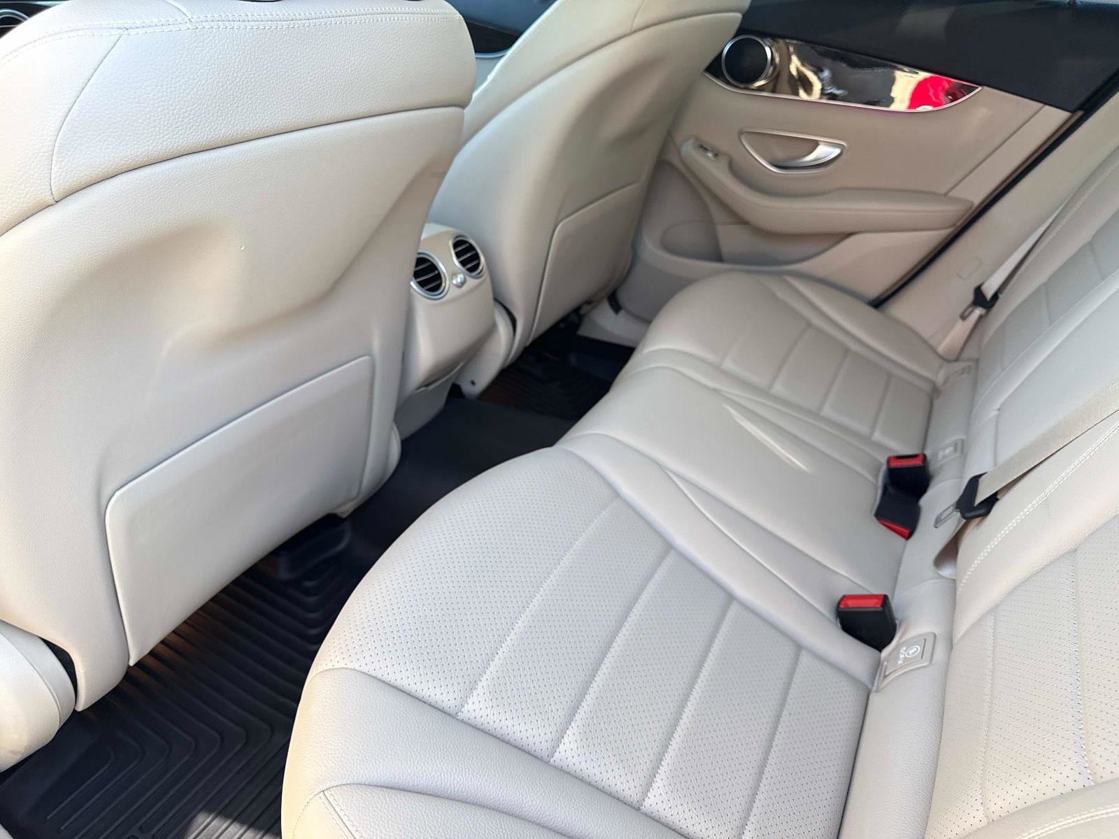 Used 2022 Mercedes-Benz GLC 300 GLC 300 image 16