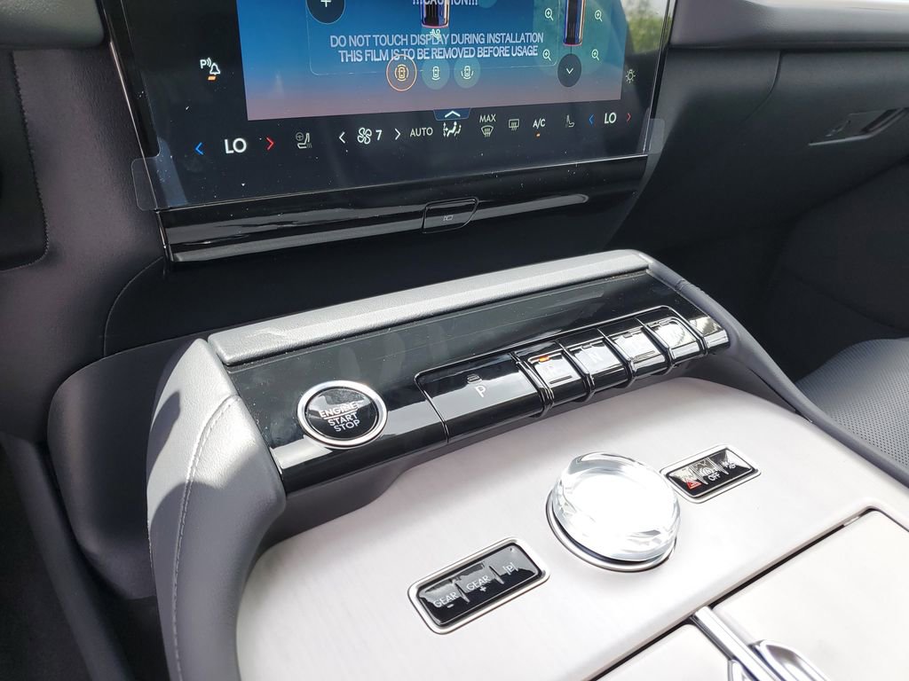 New 2026 Lincoln Navigator Premier AWD/4WD image 29